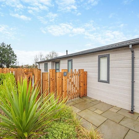 Sandbanks Villa Benllech Exterior photo