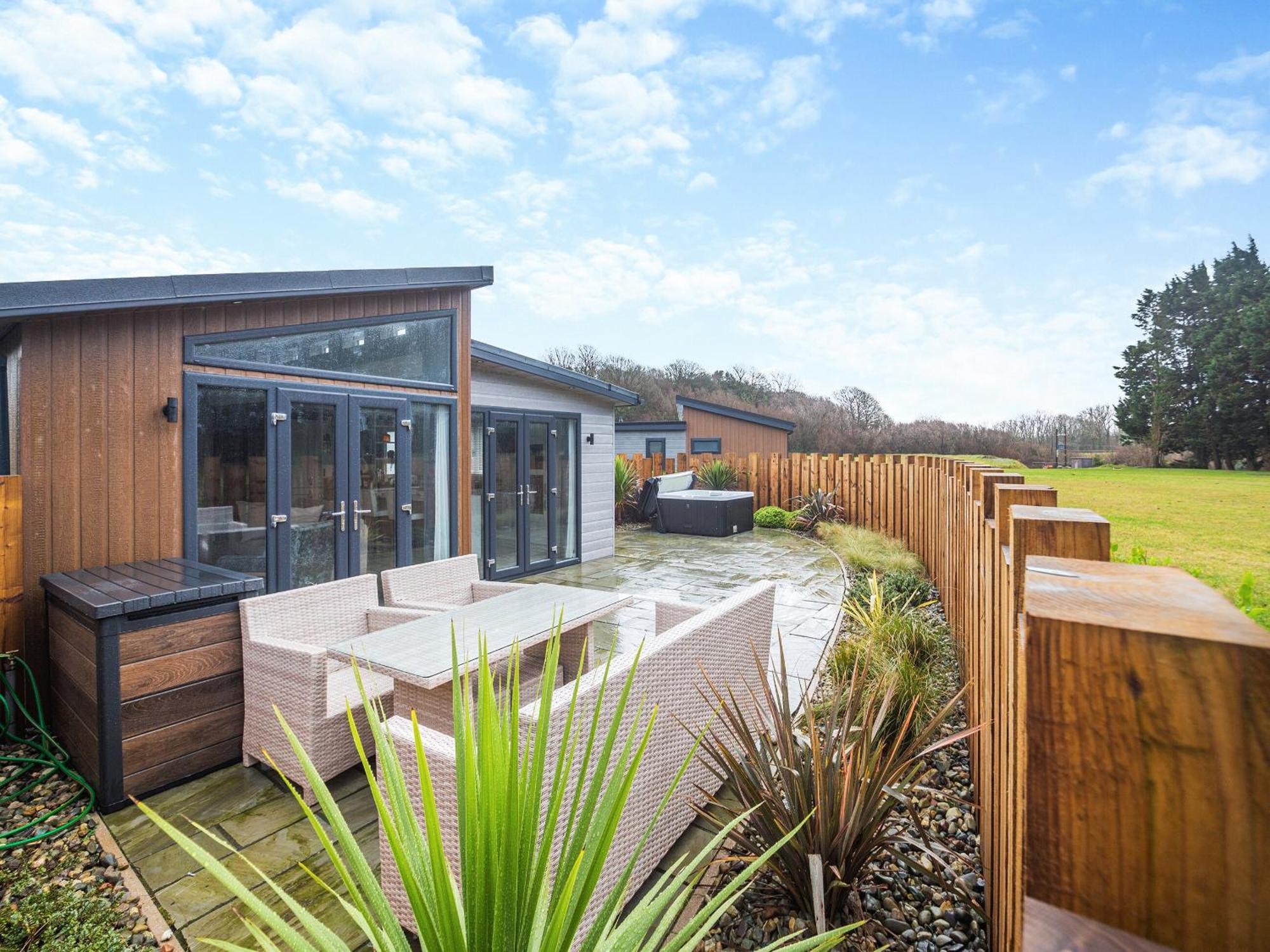 Sandbanks Villa Benllech Exterior photo